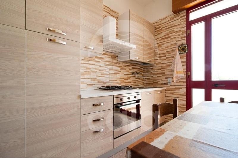 Kitchen or kitchenette, Communal kitchen