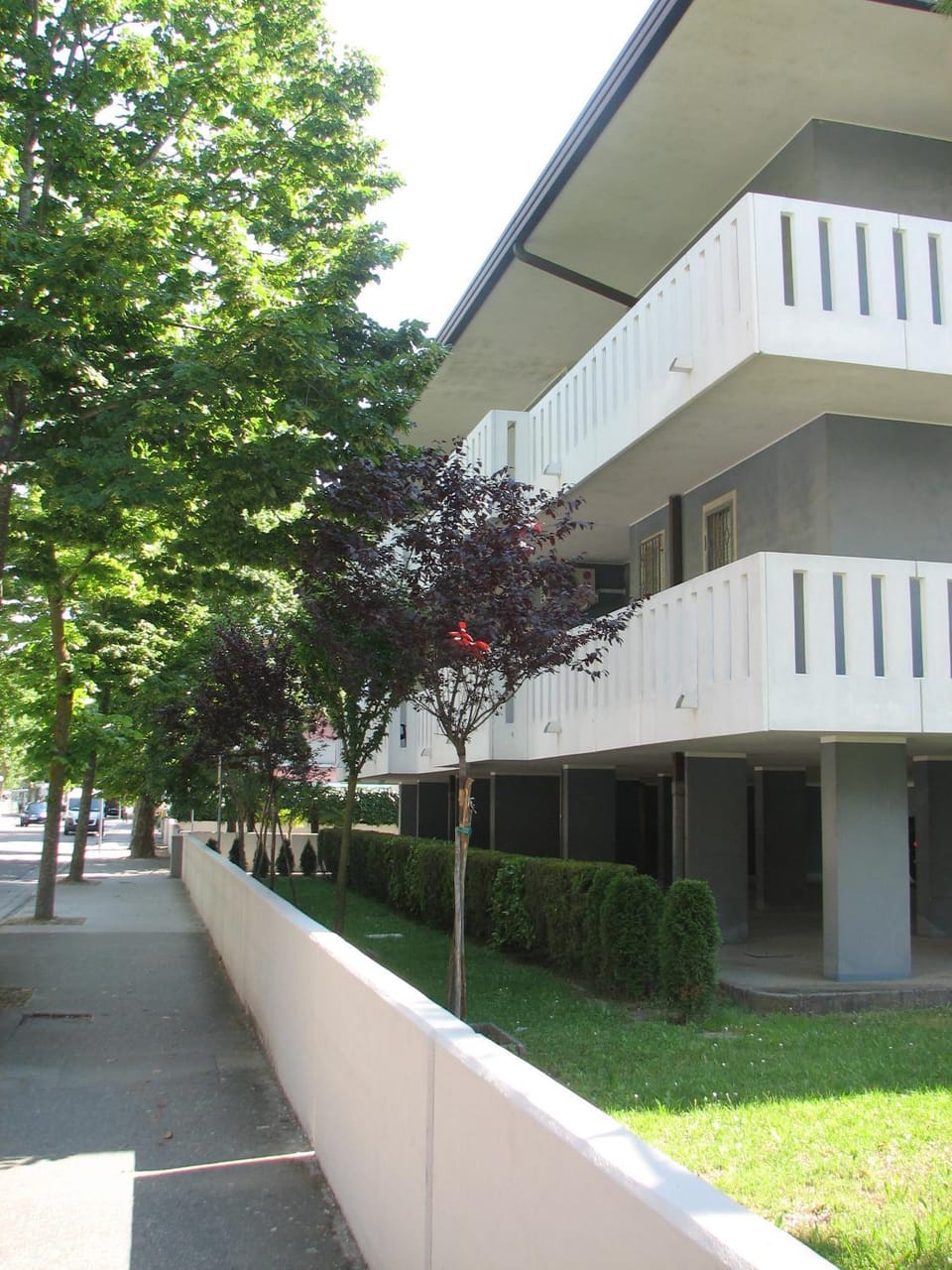 Property building, Facade/entrance, Neighbourhood, Parking
