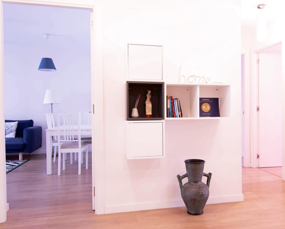 Library, Living room, Seating area