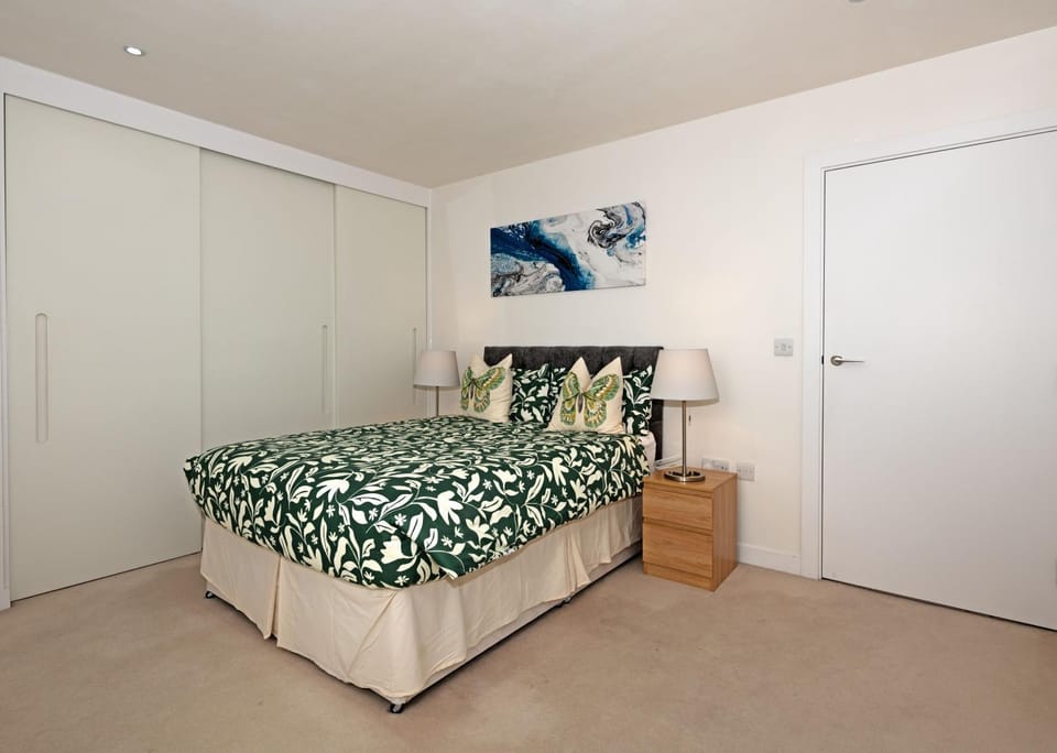 Bed, Photo of the whole room, Bedroom, wardrobe