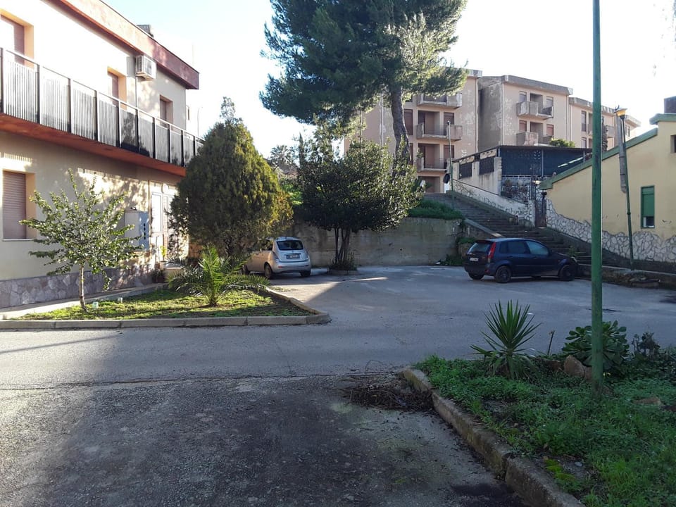 Street view, Parking