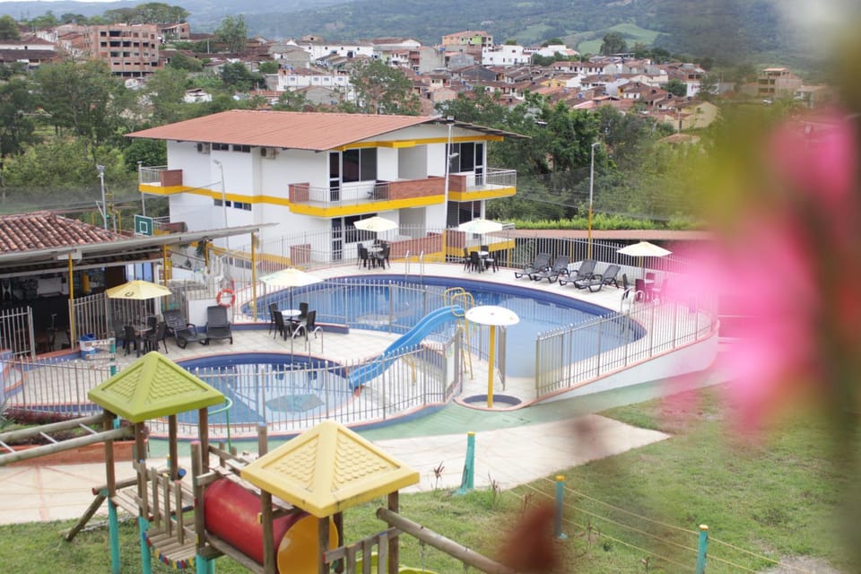Property building, Facade/entrance, Bird's eye view, Other, Floor plan, On site, Swimming pool
