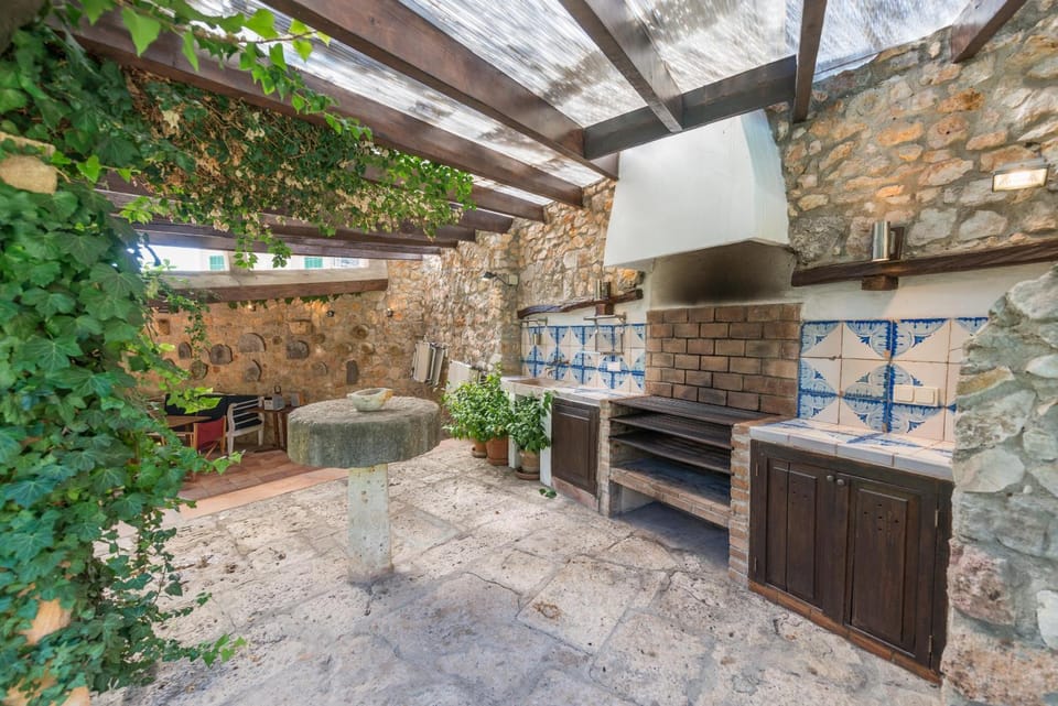 BBQ facilities, Garden, Balcony/Terrace