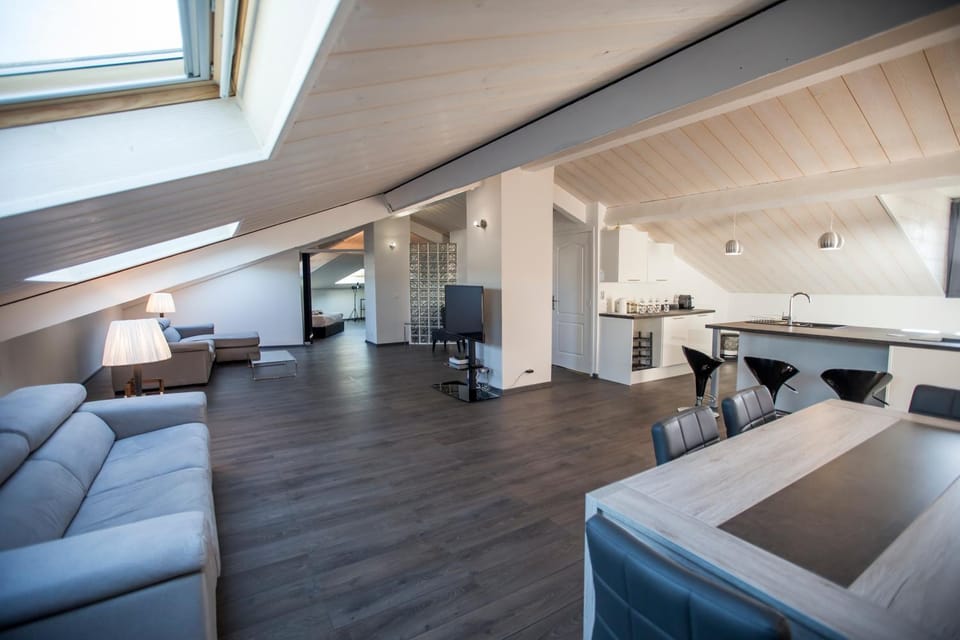 Kitchen or kitchenette, Living room