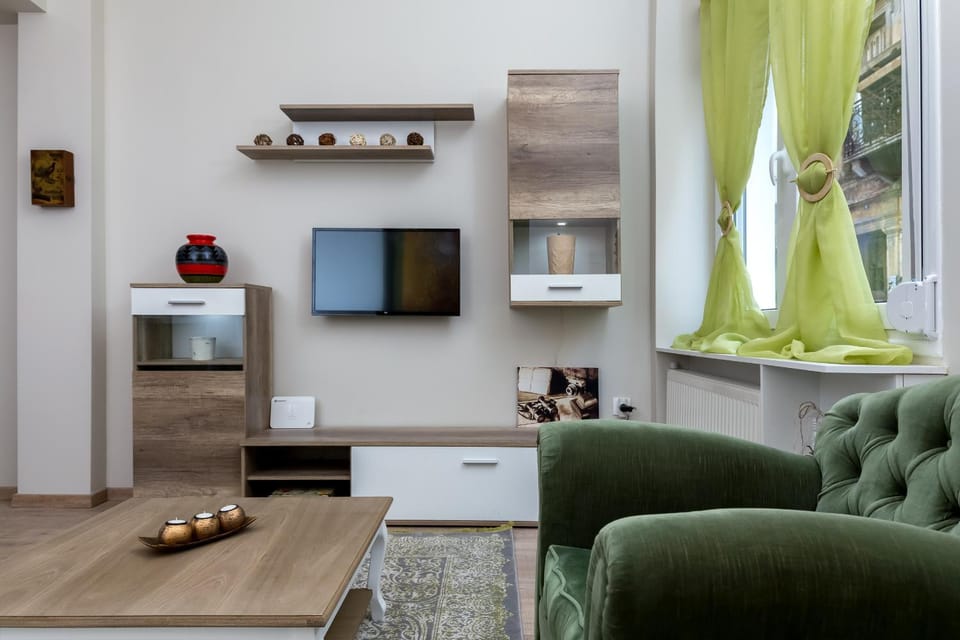 Activities, Library, Living room, Street view