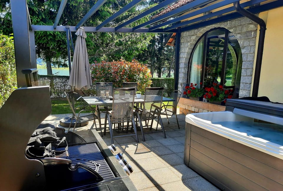 Patio, Hot Tub