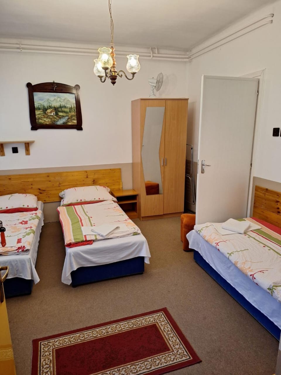 Bed, Bedroom, towels, wardrobe
