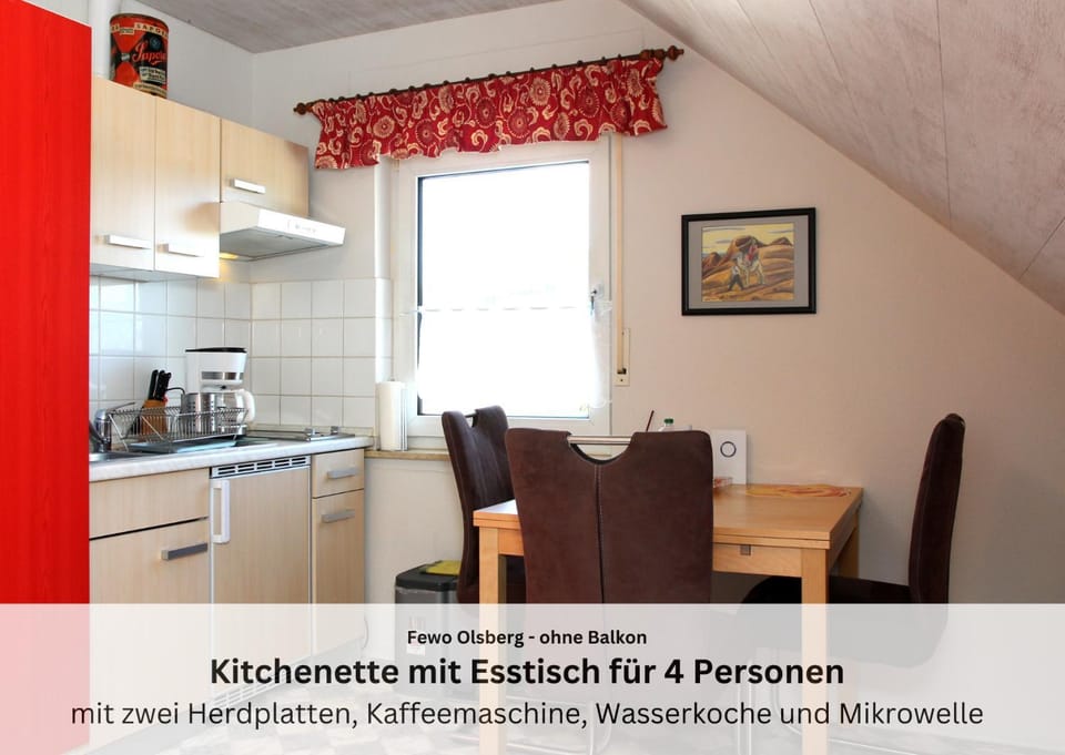 Kitchen or kitchenette, Dining area, stove