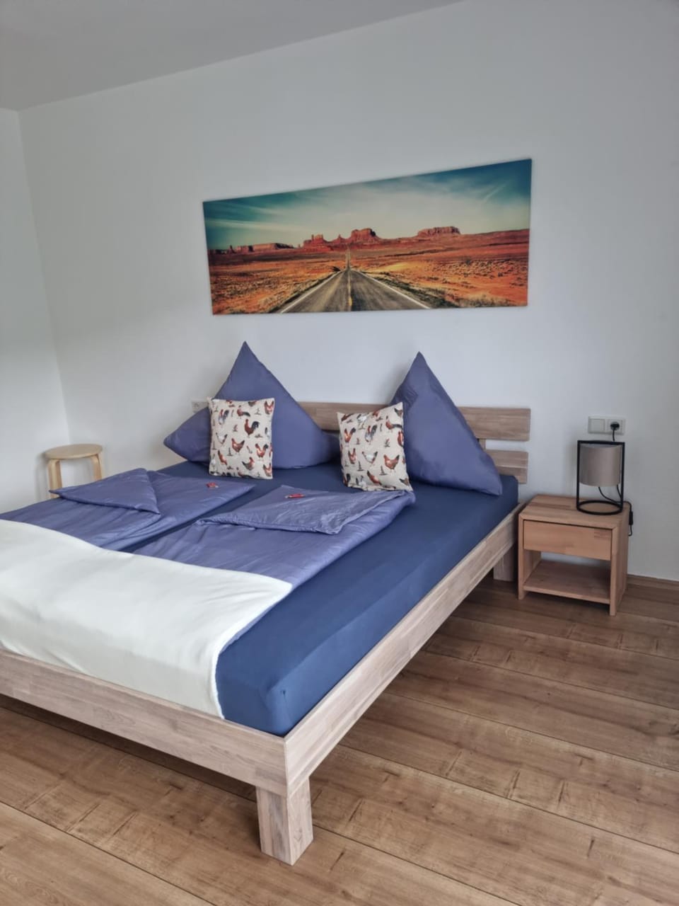 Photo of the whole room, Bedroom