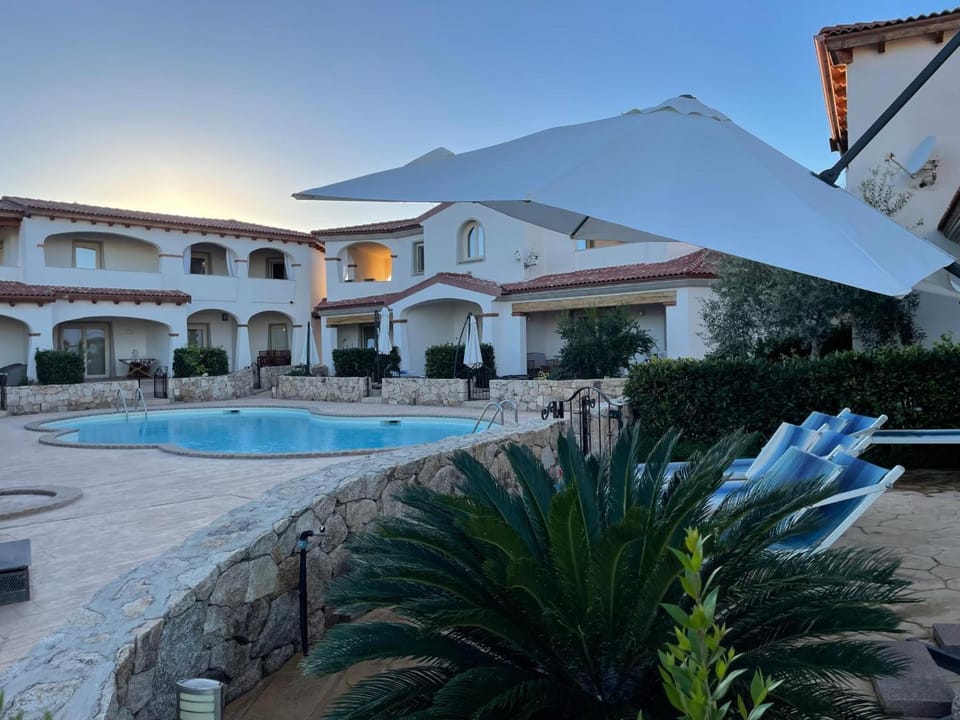 Property building, Swimming pool
