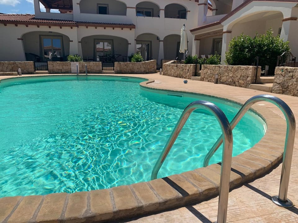 Property building, Swimming pool