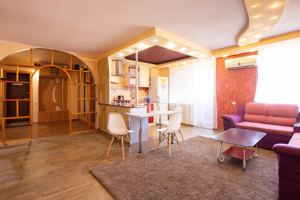 Kitchen or kitchenette, Living room, Seating area, Dining area, air conditioner