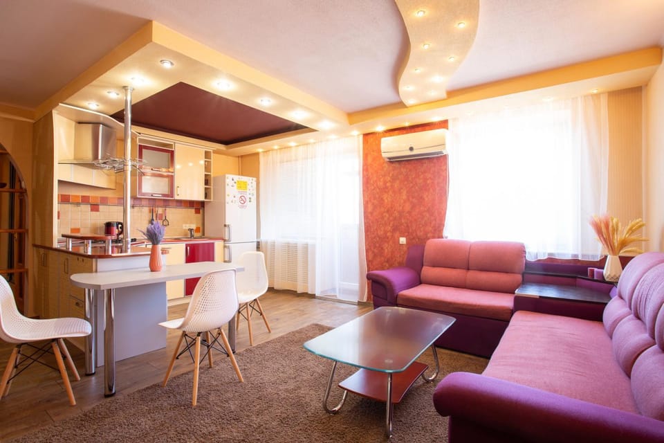 Kitchen or kitchenette, Seating area, Dining area, air conditioner