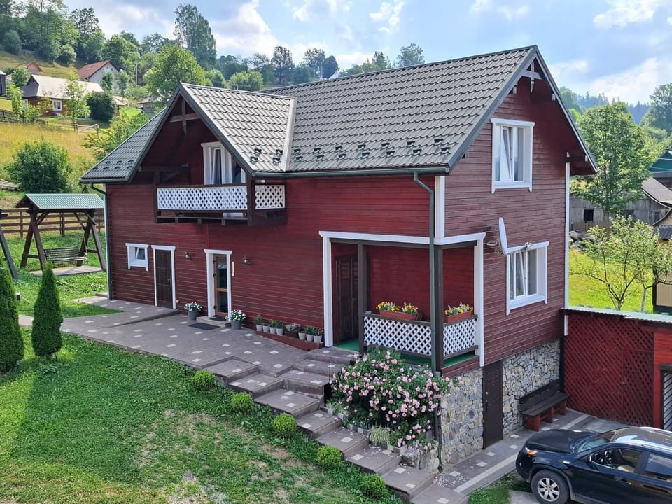 Zatyshok v Karpatah House in Ukraine