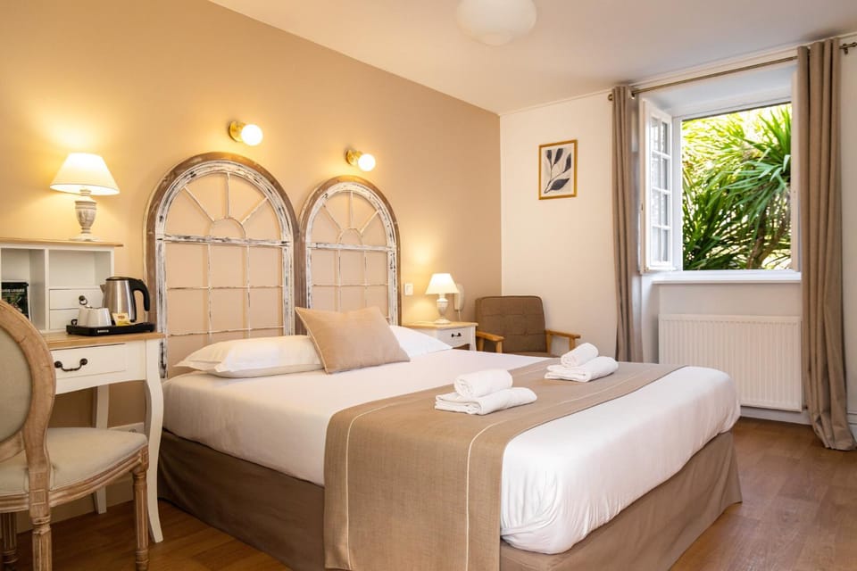 Decorative detail, Garden view