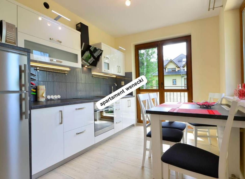 Balcony/Terrace, Kitchen or kitchenette, Dining area