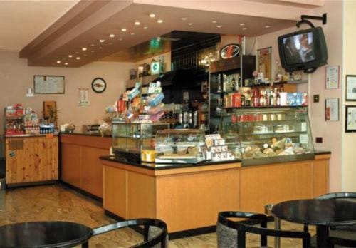 TV and multimedia, Lounge or bar, Food