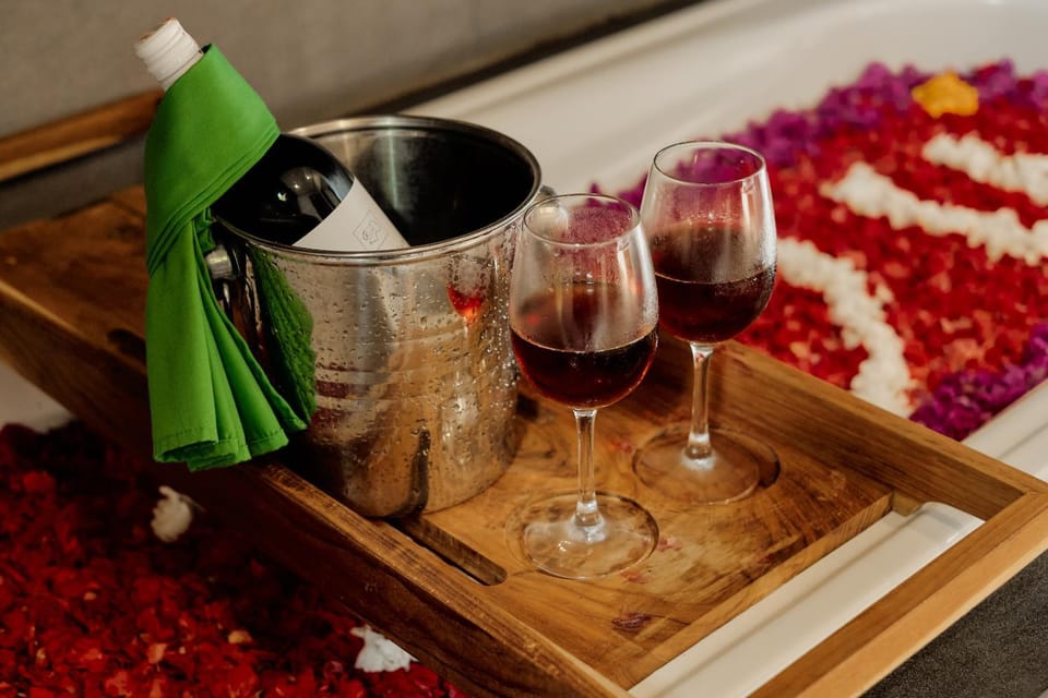 Food and drinks, Drinks, Alcoholic drinks, Bath
