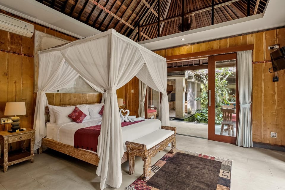 Property building, Bed, Bedroom, air conditioner