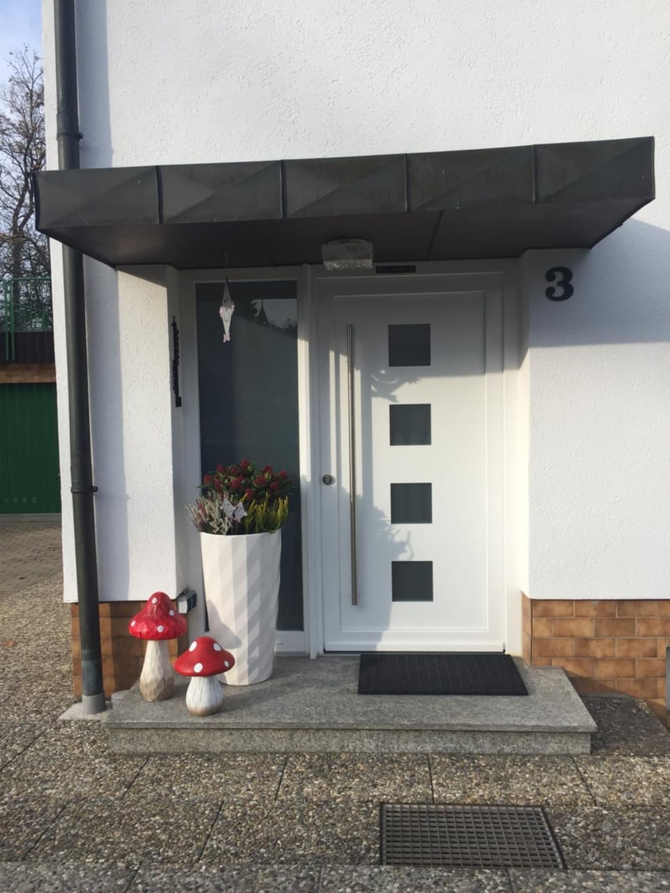 Facade/entrance