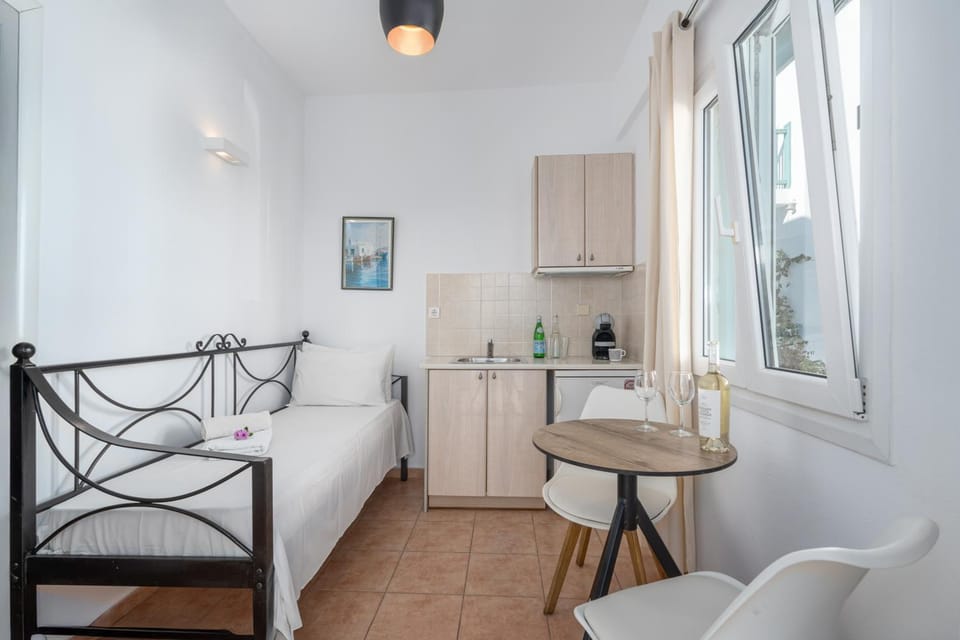 Ornos Apartments Apartment in Mykonos, Mikonos 846 00, Greece