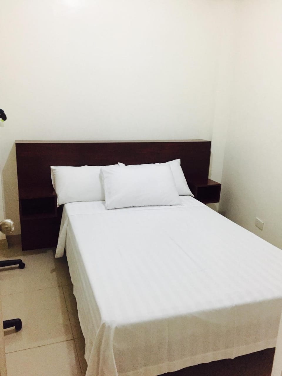 RESIDENCIA SAN VICENTE - PASAY -Budget Hotel Hostel in Pasay