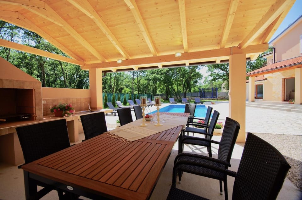 Patio, BBQ facilities, Balcony/Terrace, Seating area, Swimming pool