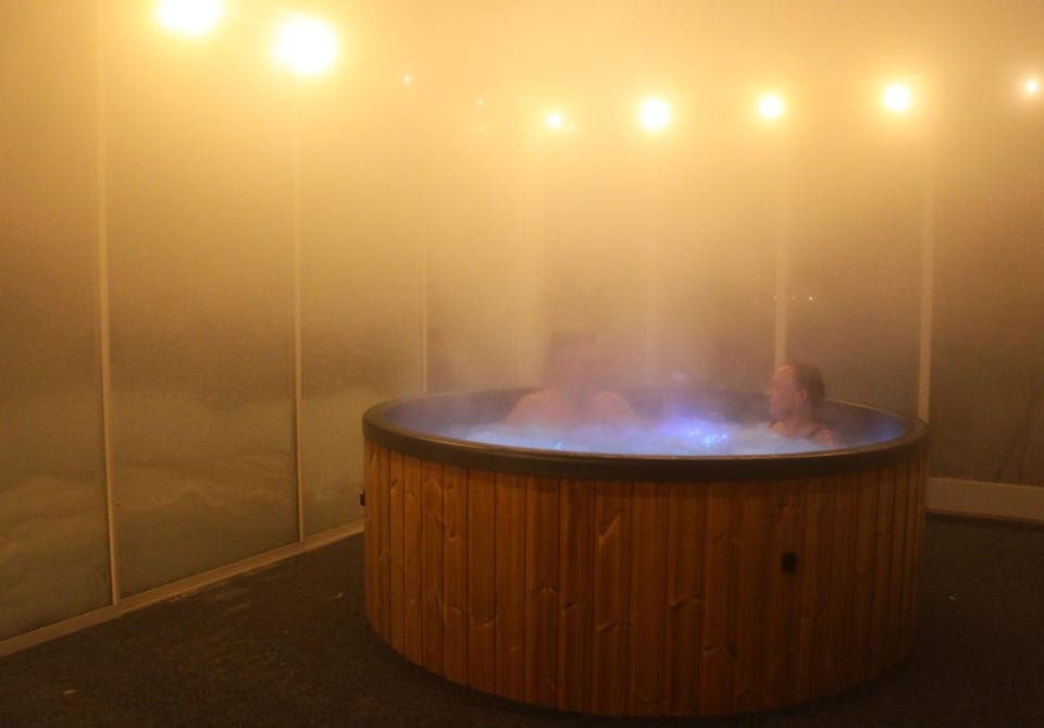 Patio, Natural landscape, Winter, Hot Tub