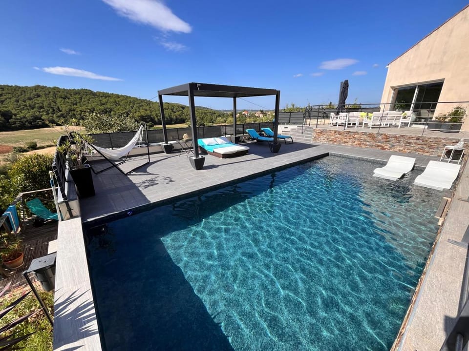 Swimming pool, Swimming pool