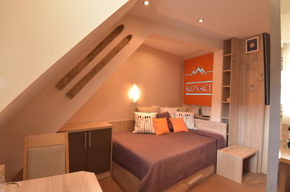 View (from property/room), Living room, Other, Decorative detail, Bedroom