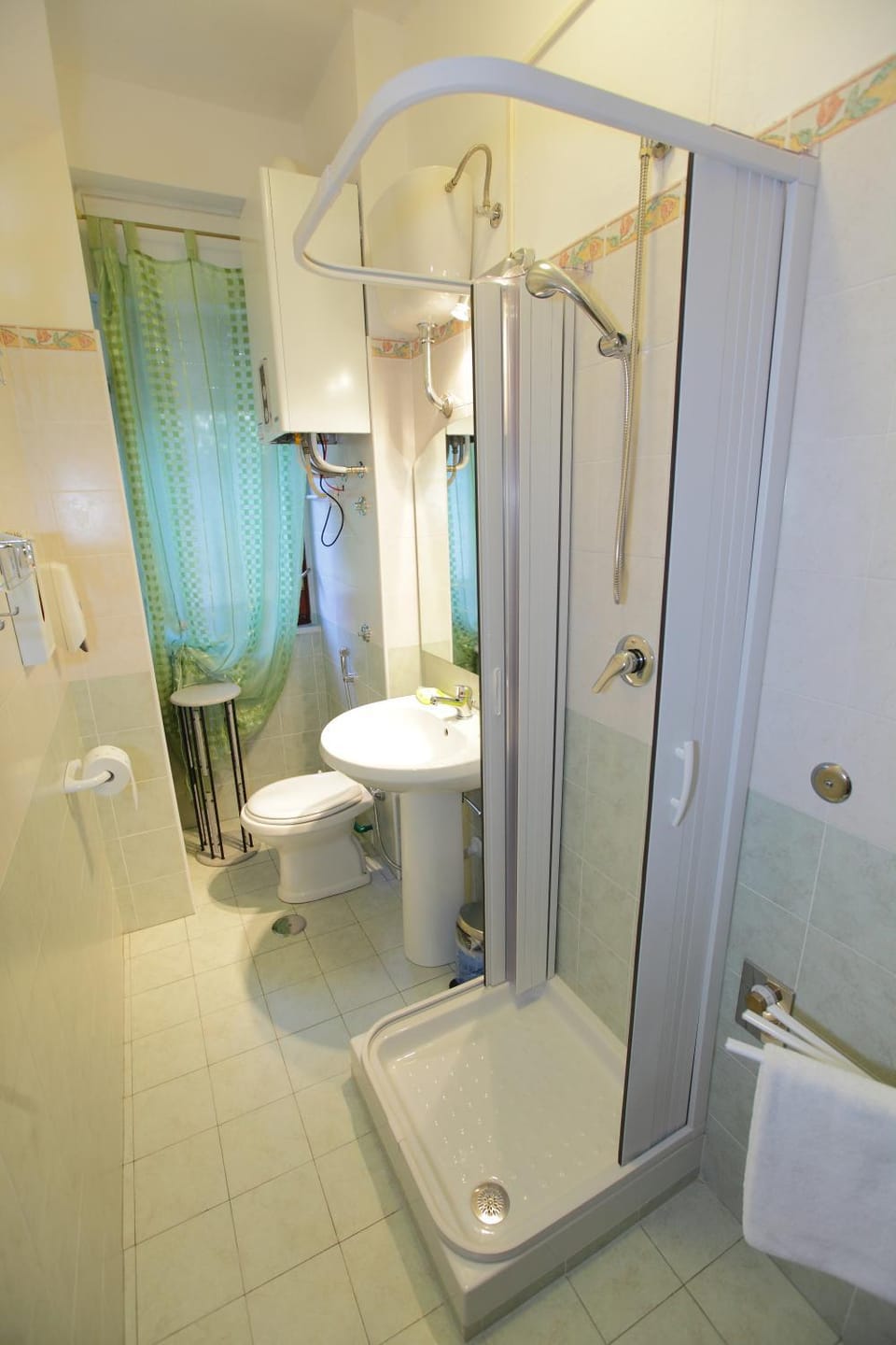 Shower, Toilet, Bathroom, Area and facilities