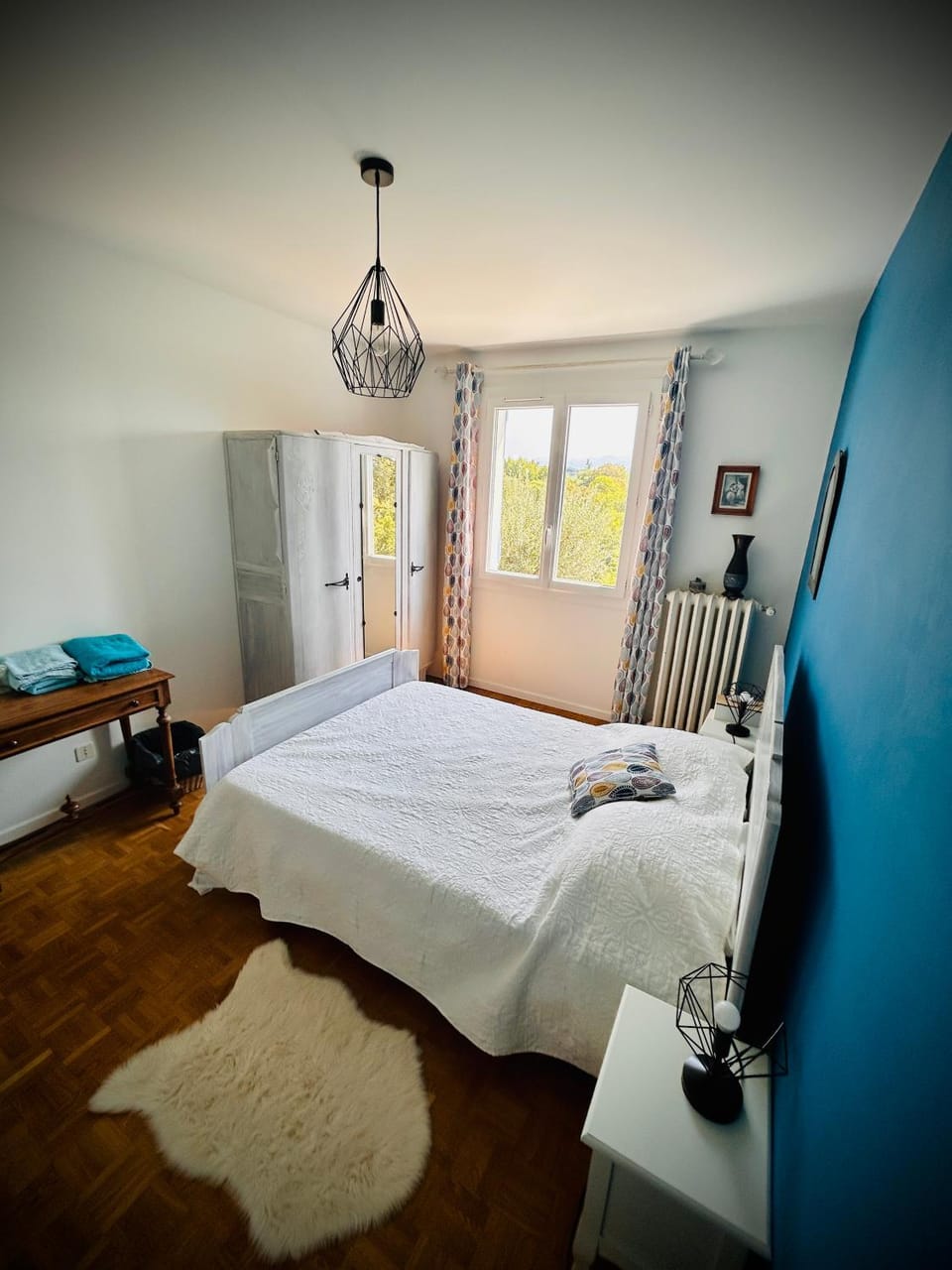 Bed, Photo of the whole room, Bedroom, wardrobe