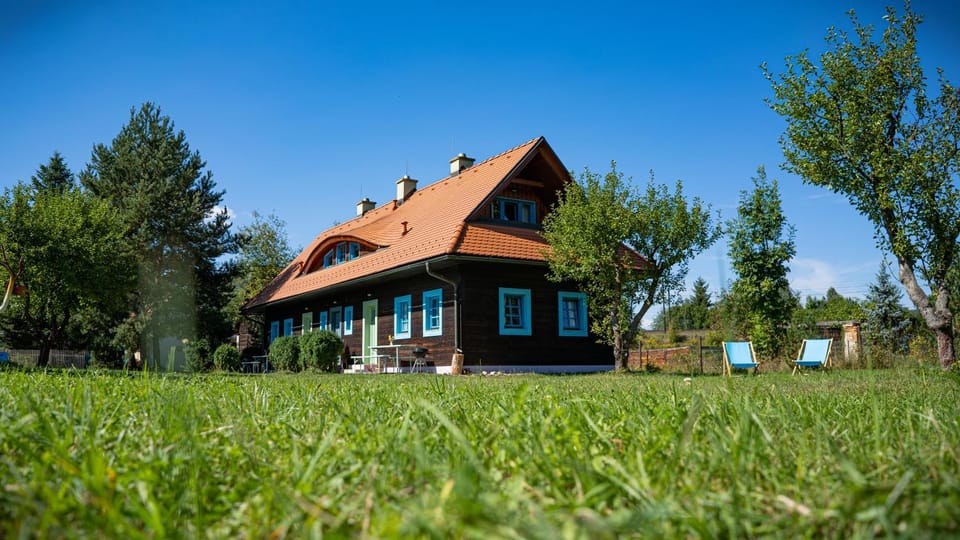 Property building, Day, Natural landscape, Garden, Garden view