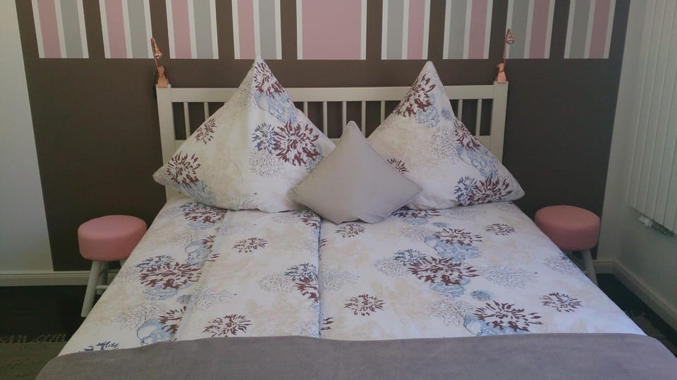 Bed, Decorative detail