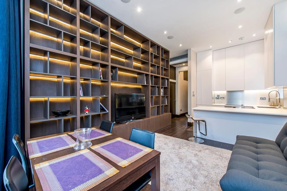 Living room, Dining area