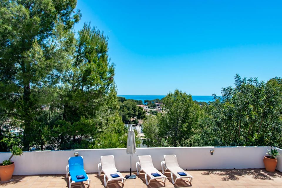 Sea view, sunbed