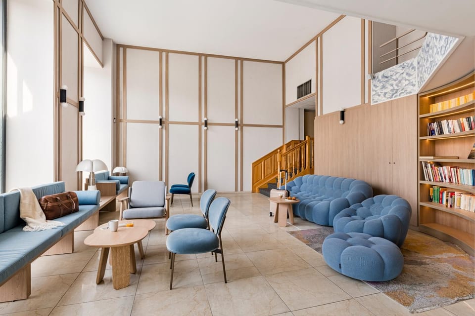 Library, Living room, Seating area