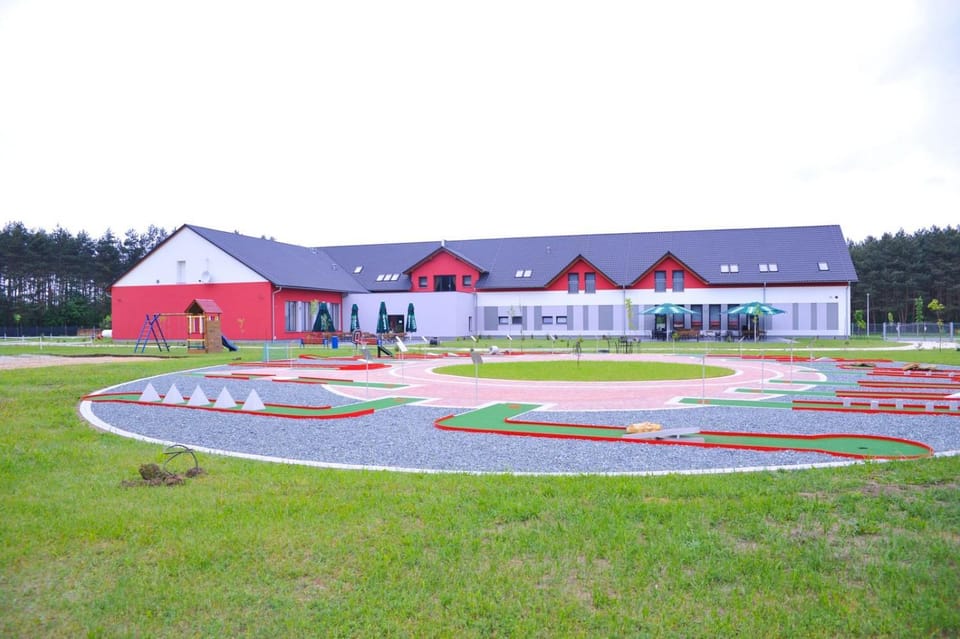 Property building, Minigolf