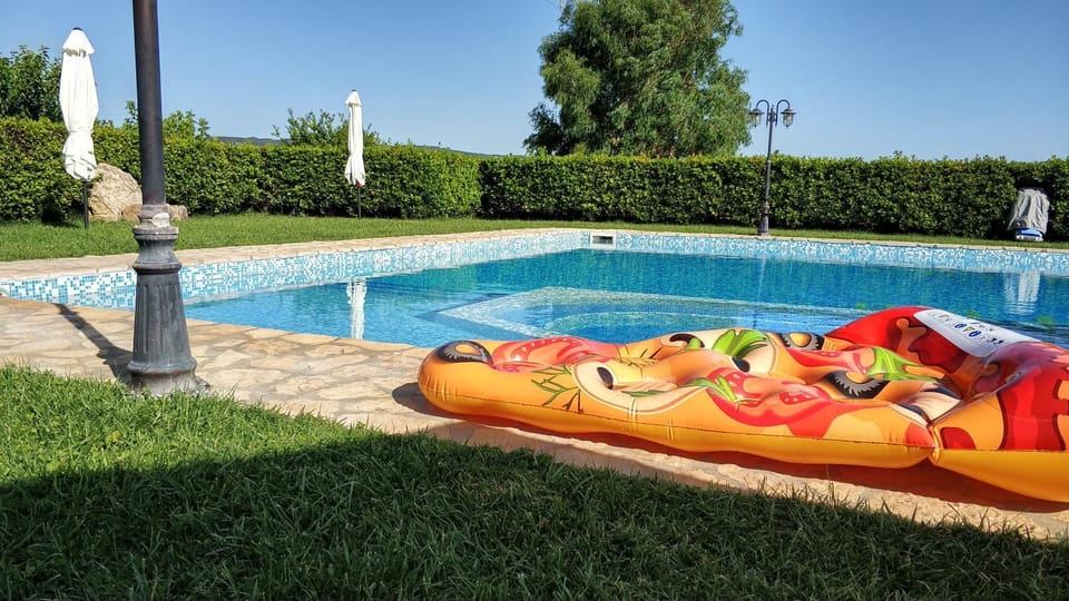 Garden, Swimming pool