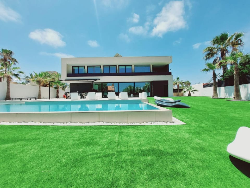 Inmovecos Villa de lujo con piscina privada Gawy Villa in La Manga
