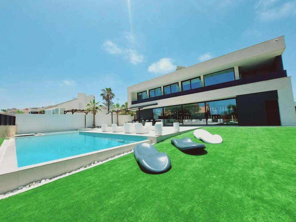 Inmovecos Villa de lujo con piscina privada Gawy Villa in La Manga