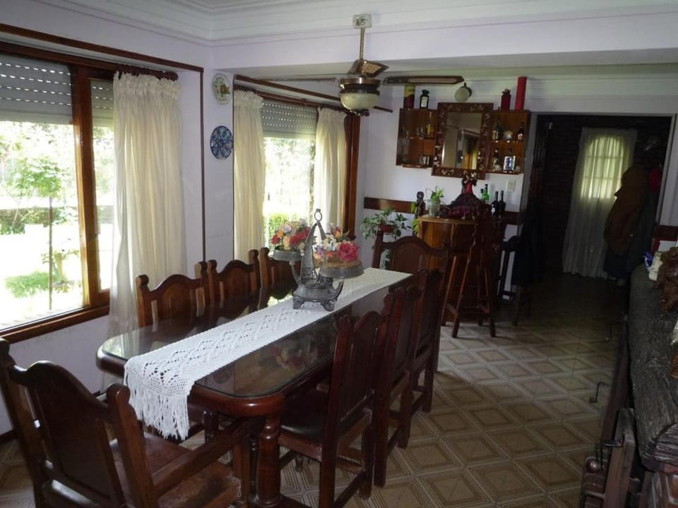 Chalet familiar adosado Rosas Rojas House in Villa Gesell