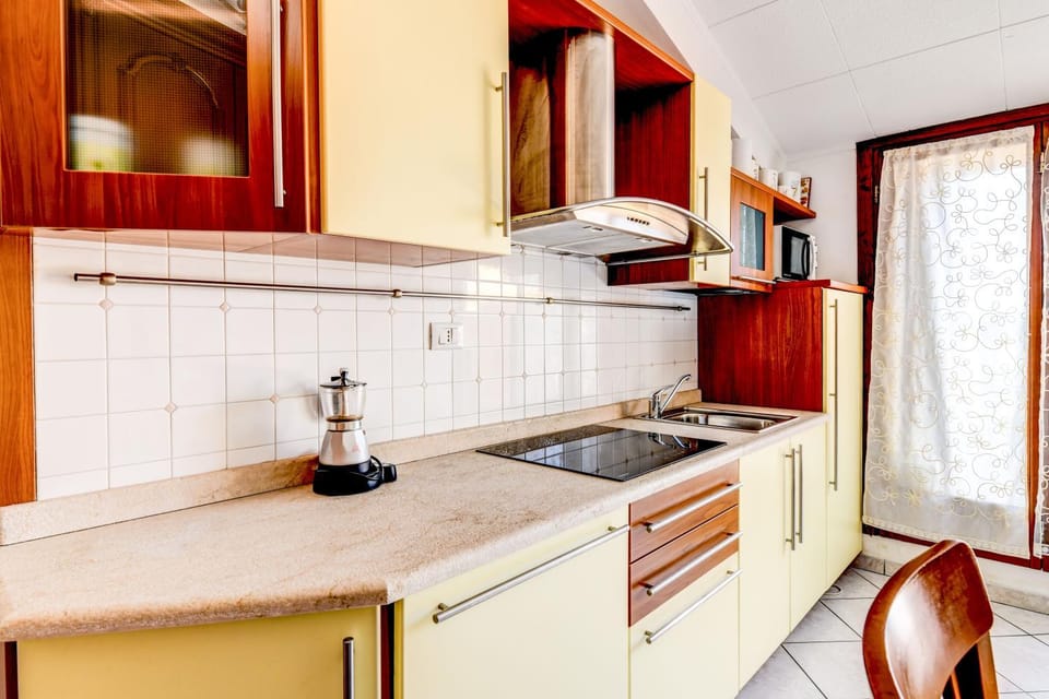 Coffee/tea facilities, Kitchen or kitchenette