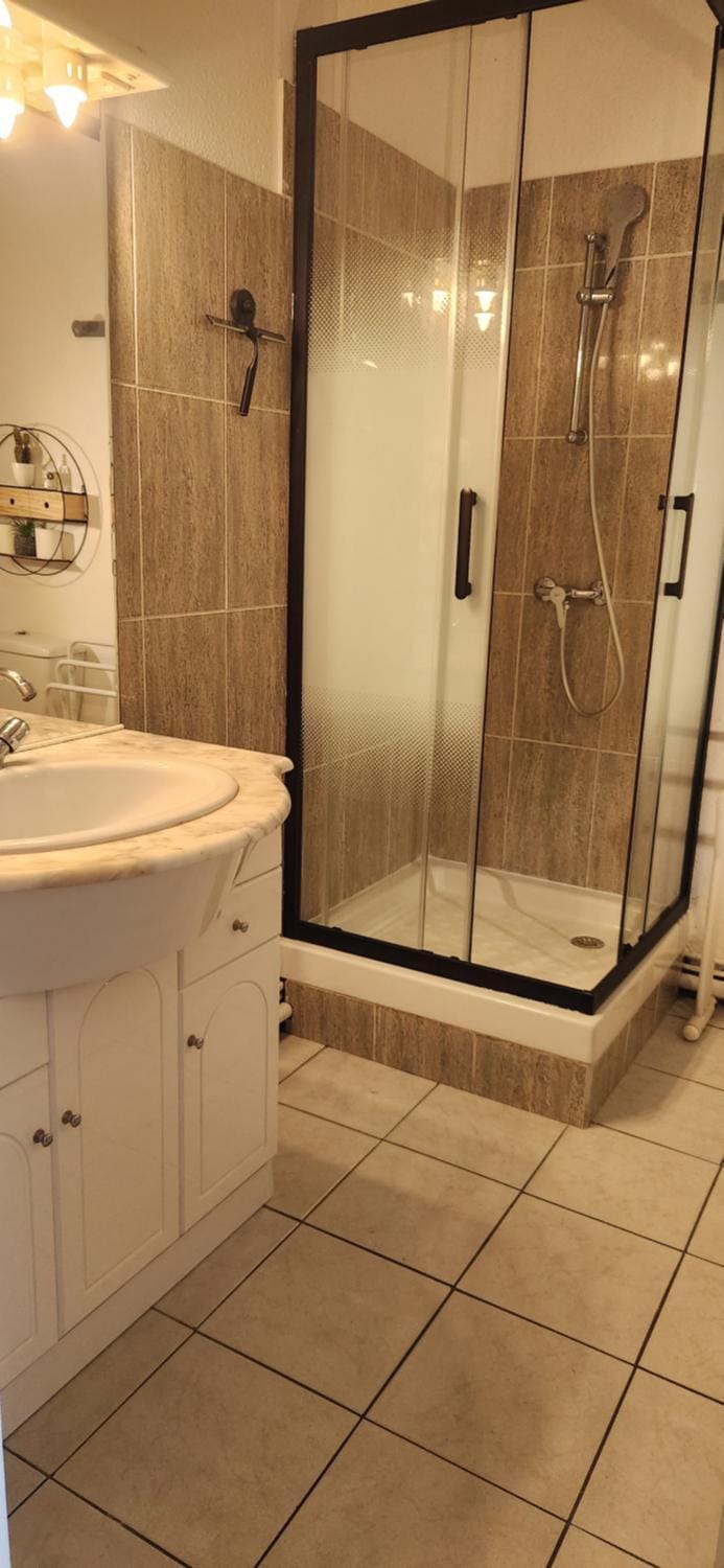 Shower, Bathroom