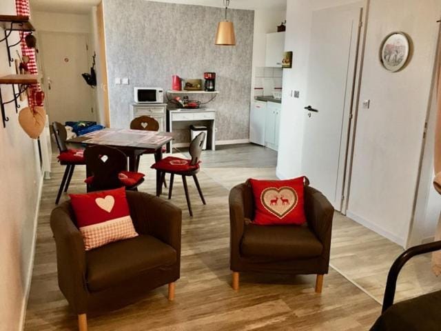 Gite Saint Florent Studio Apartment Parking Privé Apartment in Strasbourg