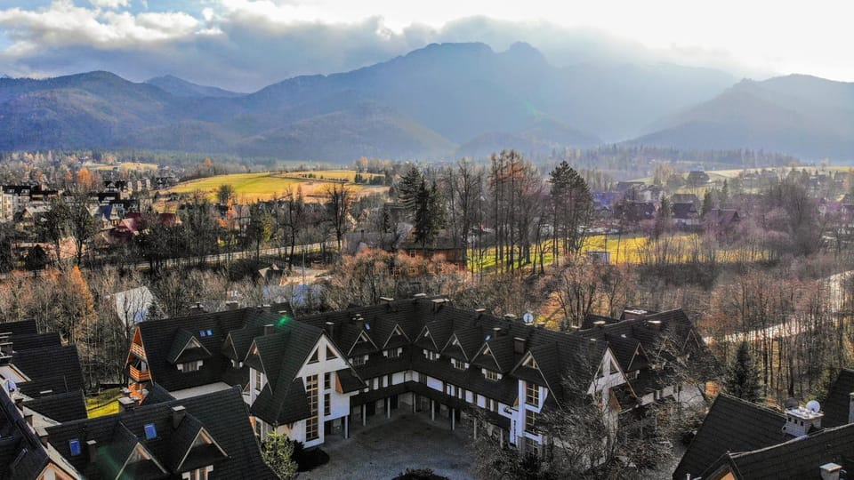 Neighbourhood, Bird's eye view