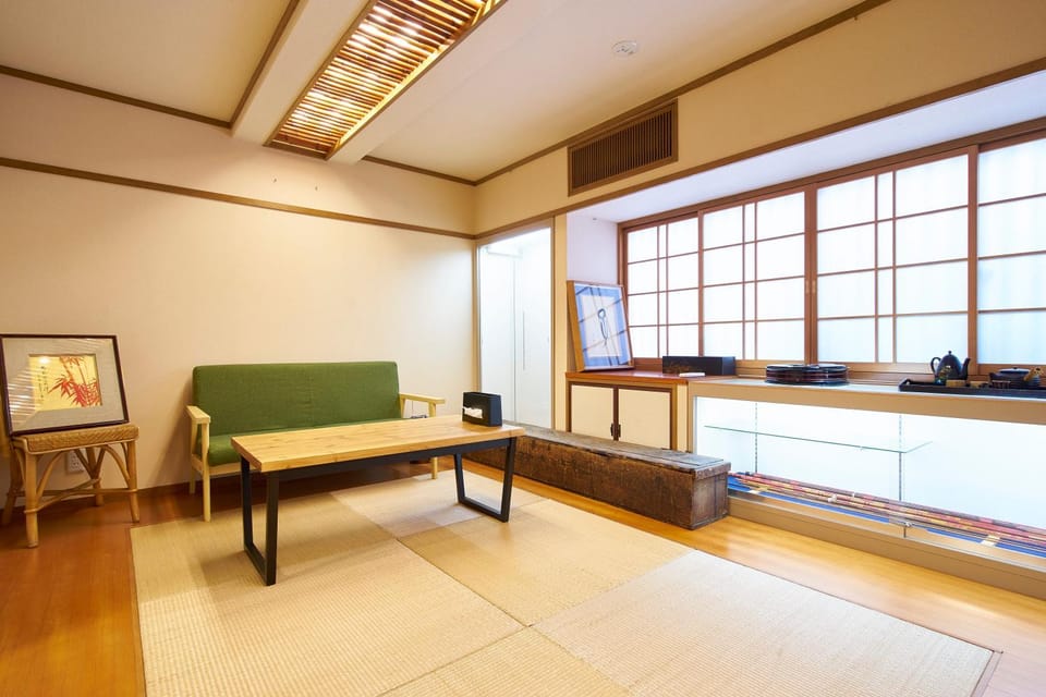 Communal lounge/ TV room