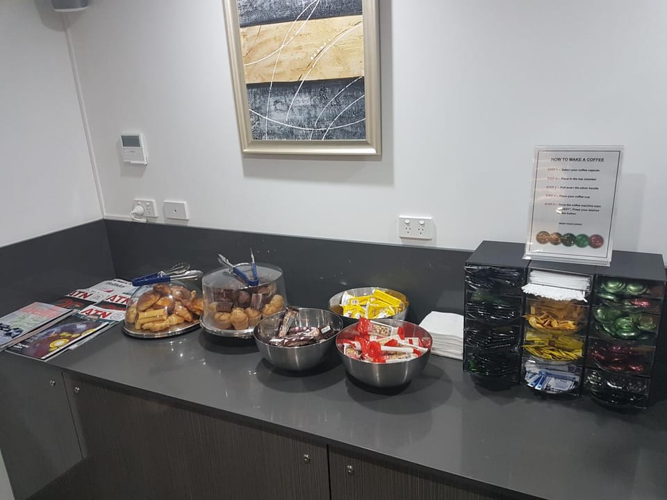 Coffee/tea facilities, Food and drinks