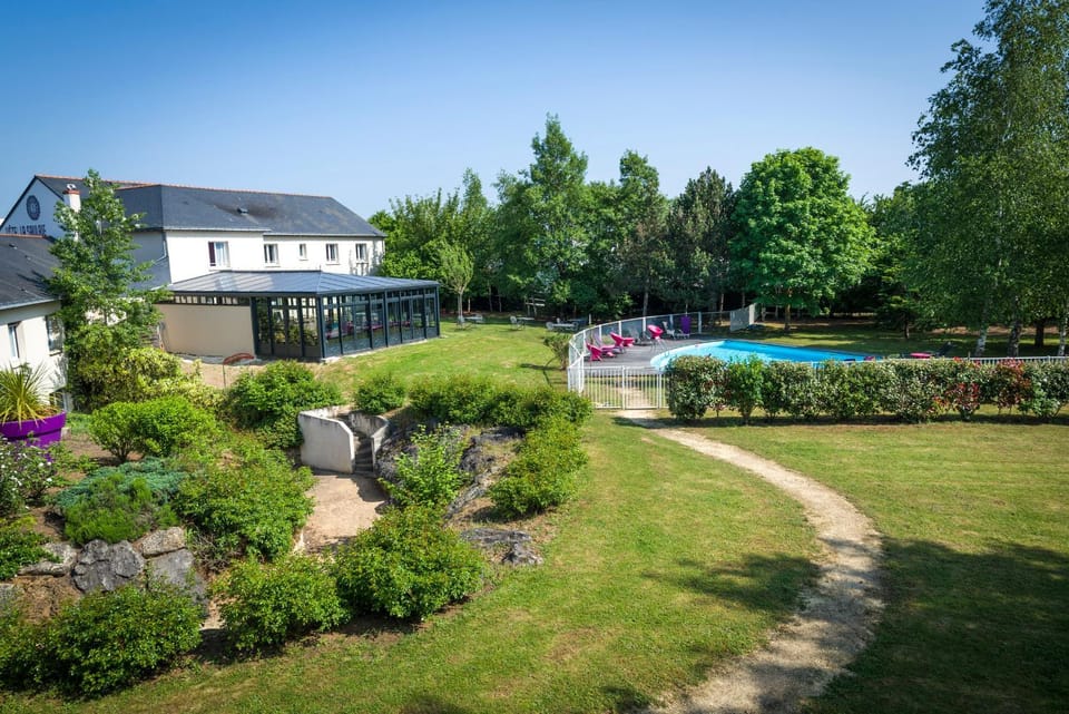 Property building, Garden, Pool view, Swimming pool