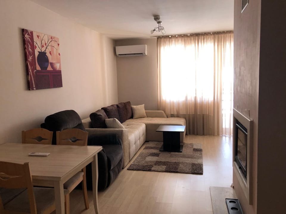 Living room, Dining area, air conditioner